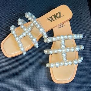 Pearl sandals size 8 Zara
